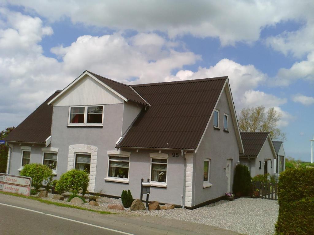 Svalegaarden Guesthouse Særslev Dış mekan fotoğraf